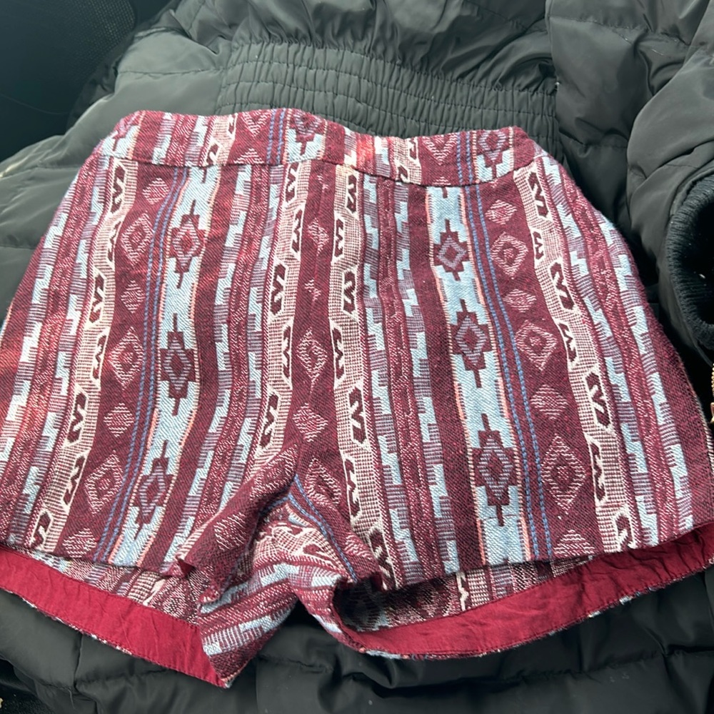 Holster size 0 Aztec print shorts